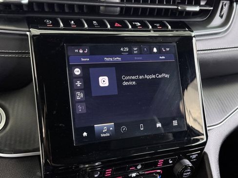 Certified 2024 Jeep Grand Cherokee Altitude image 32