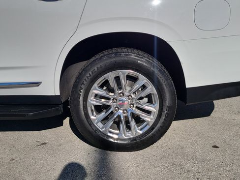 Used 2023 GMC Yukon SLT image 28