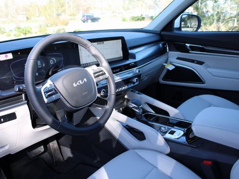 New 2025 Kia Telluride S image 20