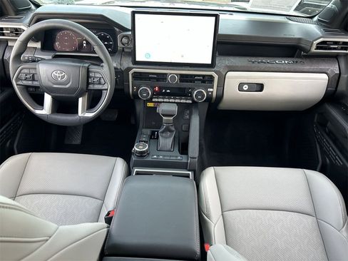Used 2025 Toyota Tacoma Limited image 8
