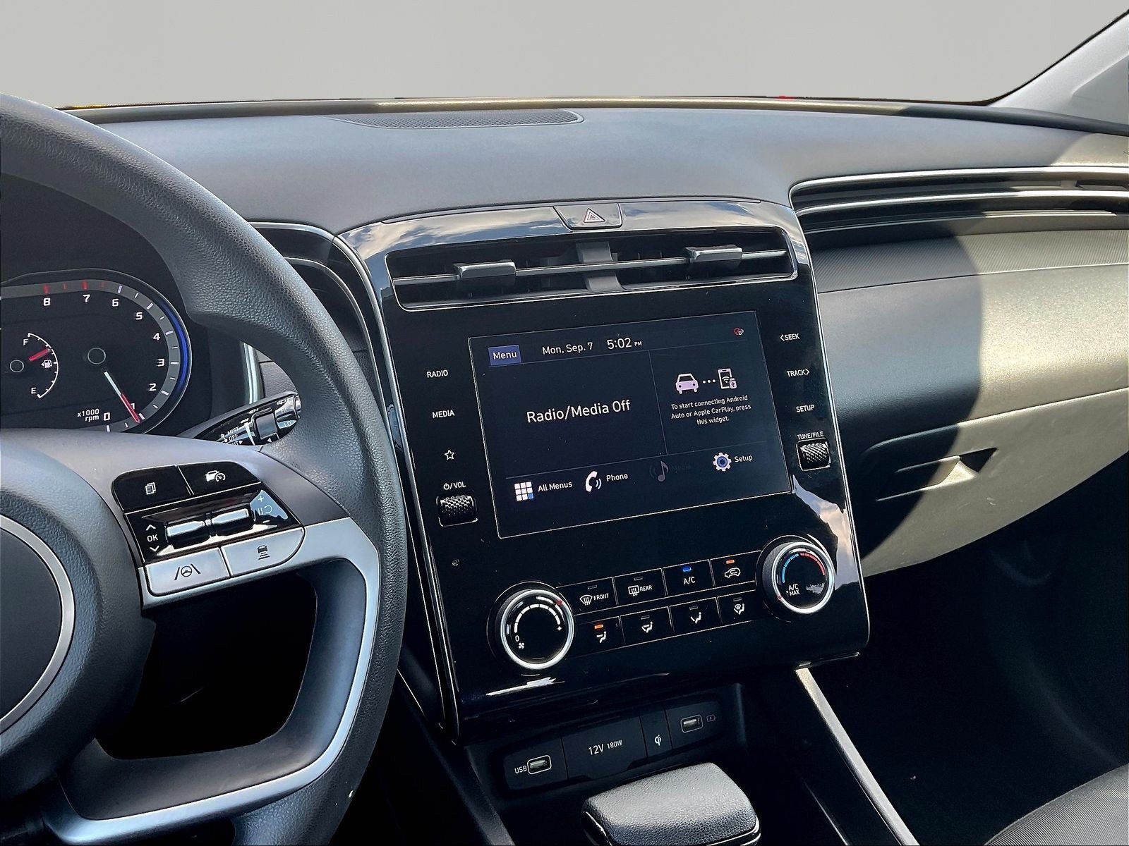 Certified 2023 Hyundai Tucson SEL AWD/4WD image 9