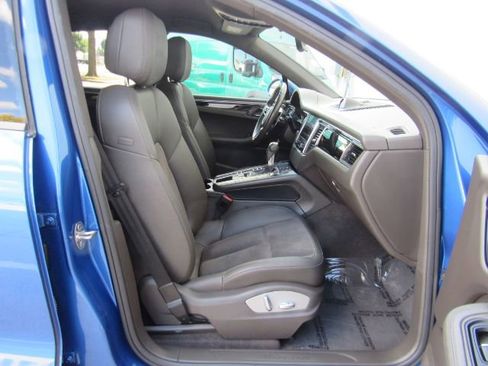 Used 2018 Porsche Macan image 20