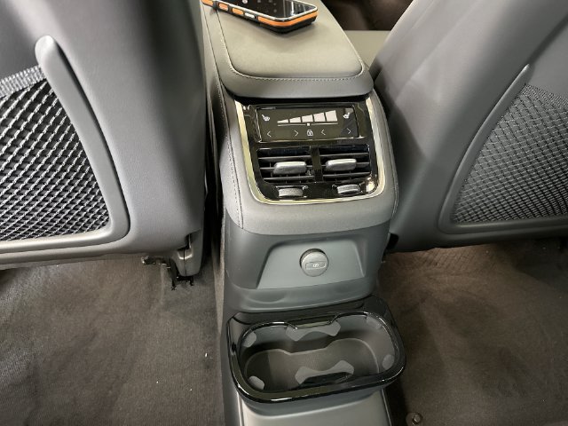 New 2027 Volvo XC90 T8 Plus AWD/4WD image 23