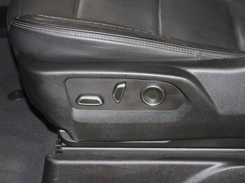 Used 2024 GMC Yukon XL Denali image 23