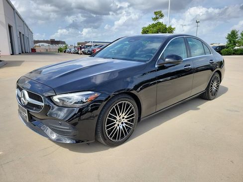 Used 2025 Mercedes-Benz C 300 4MATIC Sedan image 4