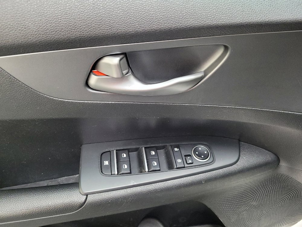 Used 2020 Kia Forte LXS FWD image 27