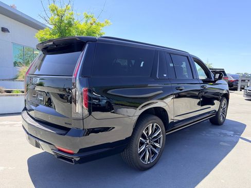 Used 2021 Cadillac Escalade ESV Sport Platinum image 5