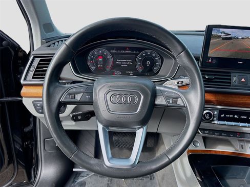 Used 2022 Audi Q5 2.0T Prestige w/ Prestige Package image 12