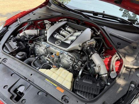 Used 2010 Nissan GT-R Premium AWD/4WD image 11