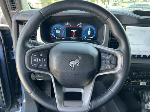 Used 2025 Ford Bronco Outer Banks AWD/4WD image 6