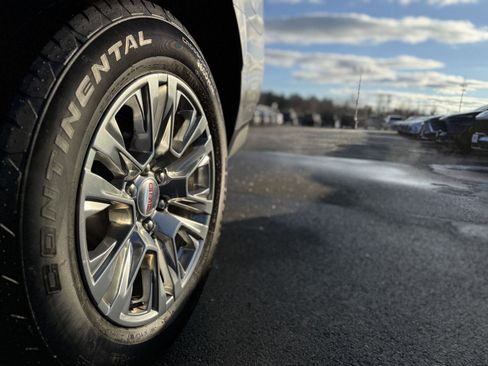 Used 2022 GMC Yukon Denali image 11