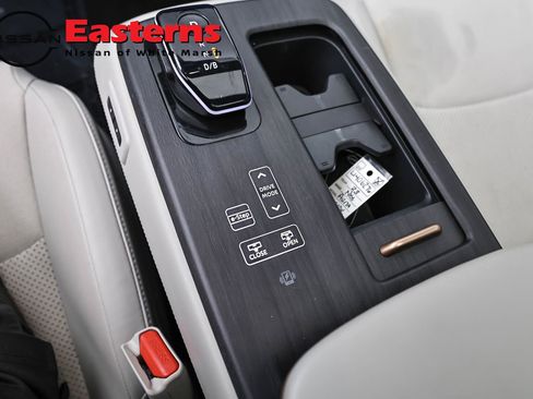 Used 2023 Nissan Ariya FWD image 19