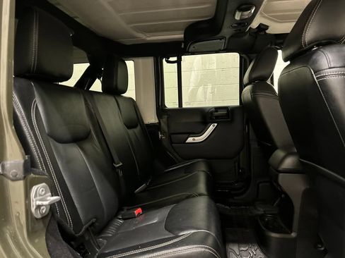 Used 2016 Jeep Wrangler Unlimited Sahara w/ Dual Top Group AWD/4WD image 11