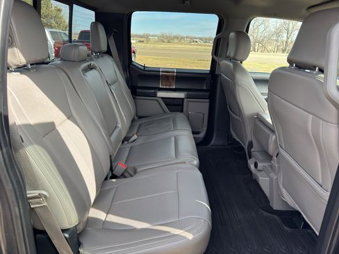 Used 2019 Ford F150 Lariat w/ Equipment Group 501A Mid image 24