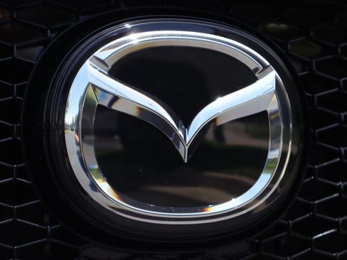 New 2026 MAZDA MAZDA3 2.5 S Hatchback w/ Premium Pkg FWD image 26