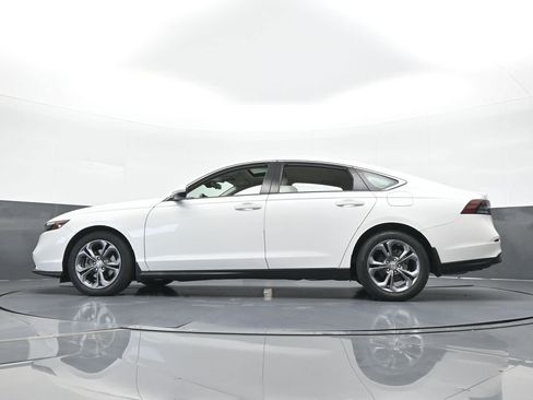 Used 2023 Honda Accord EX image 58
