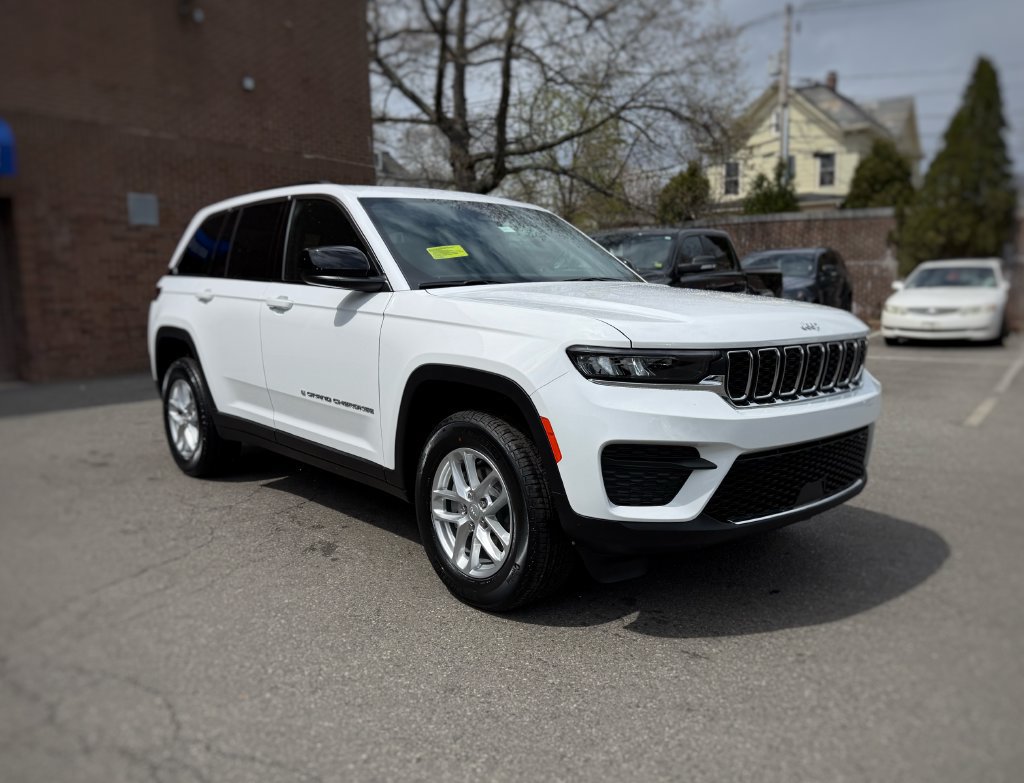 New 2026 Jeep Grand Cherokee Laredo X AWD/4WD image 3