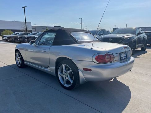 Used 2003 MAZDA MX-5 Miata image 6