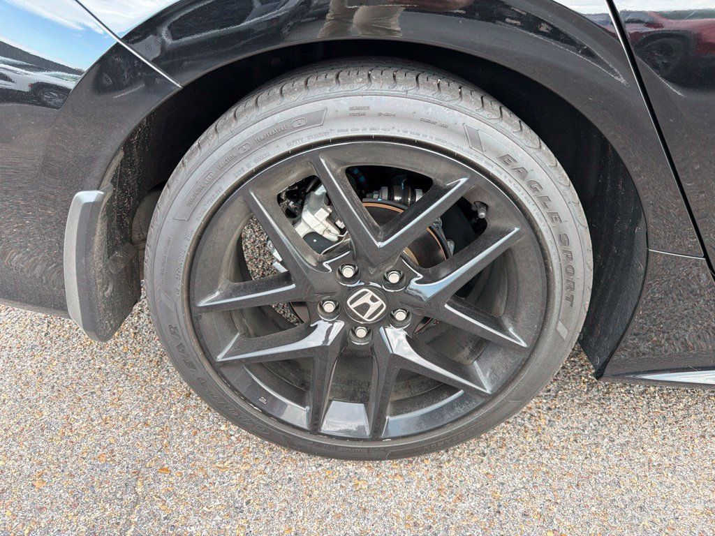 Used 2025 Honda Civic Sport image 13