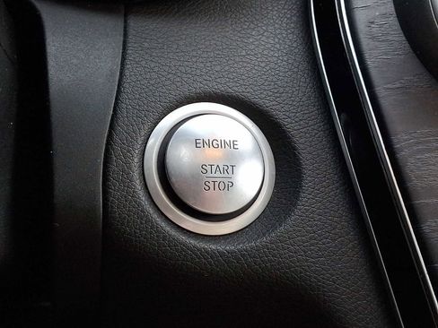 Used 2015 Mercedes-Benz C 300 4MATIC Sedan image 26