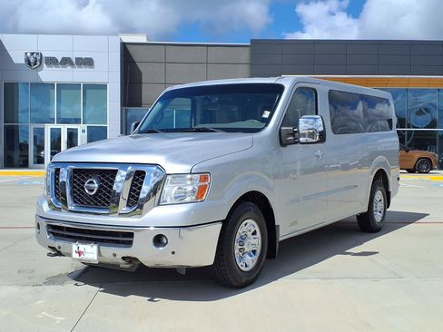 Used 2013 Nissan NV 3500 SL w/ Technology Pkg RWD image 3