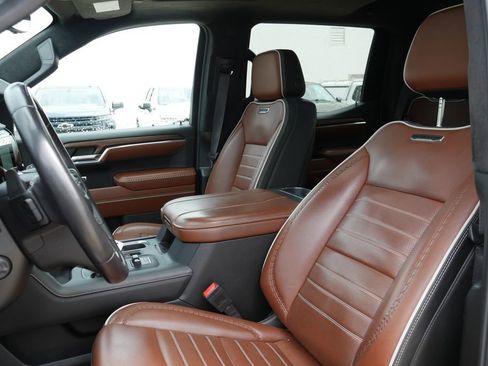 Used 2024 GMC Sierra 1500 Denali Ultimate AWD/4WD image 9
