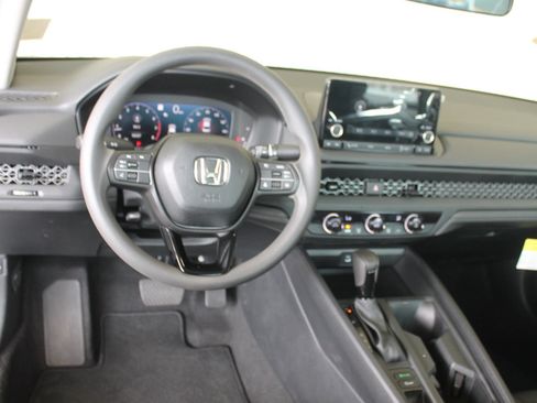Used 2025 Honda Accord LX image 18