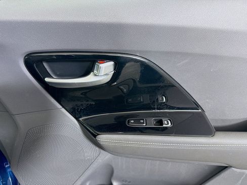 Used 2018 Kia Niro EX image 31