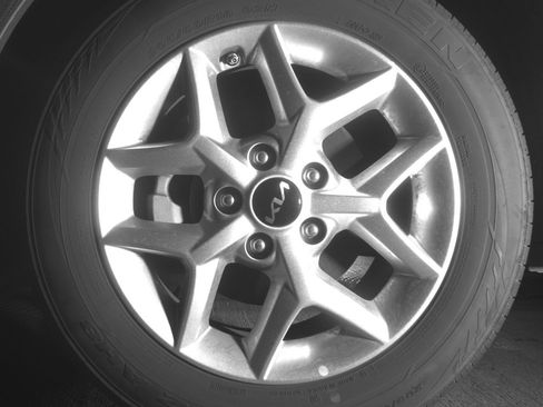 Used 2025 Kia Soul LX w/ LX Technology Package image 12