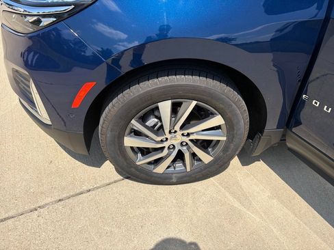 Used 2022 Chevrolet Equinox Premier AWD/4WD image 39
