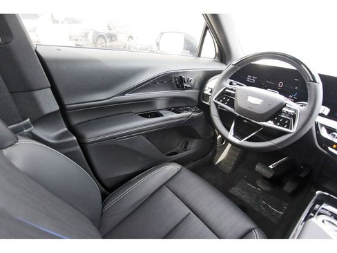 New 2026 Cadillac Lyriq Luxury image 8