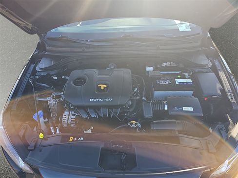 Used 2018 Hyundai Elantra SEL image 29