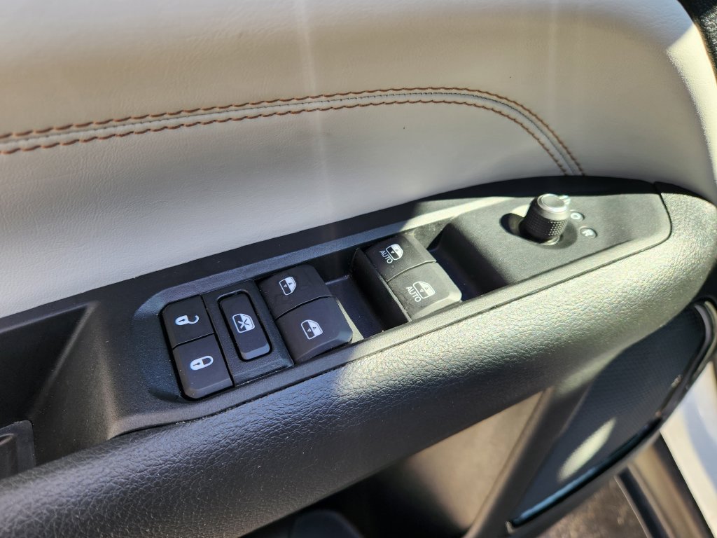 Used 2022 Jeep Compass Limited AWD/4WD image 23