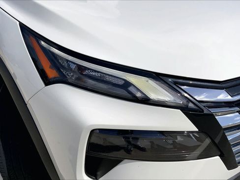 Used 2024 Nissan Rogue S AWD/4WD image 26