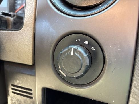 Used 2010 Ford F150 4x4 Regular Cab image 18