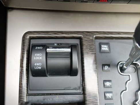 Used 2011 Jeep Liberty Limited w/ Chrome Accents Group AWD/4WD image 53