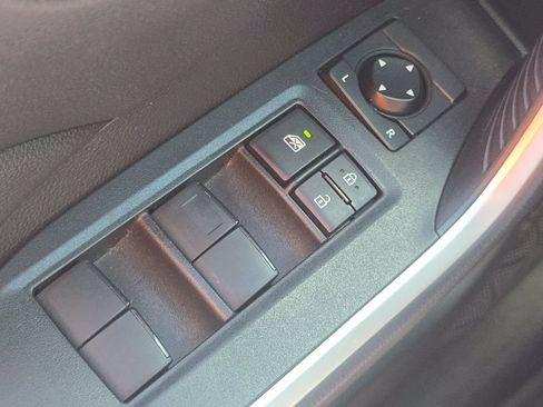 Used 2019 Toyota RAV4 XLE w/ Convenience Package AWD/4WD image 26