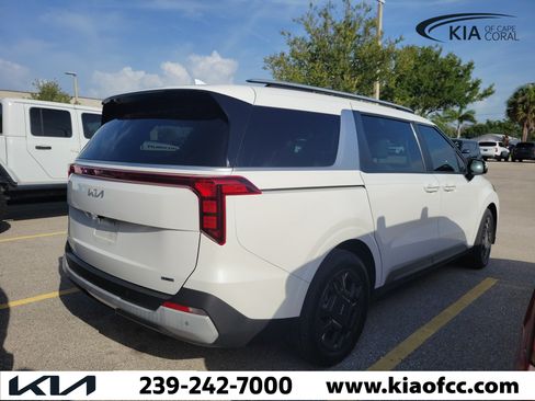 Certified 2025 Kia Carnival EX FWD image 7