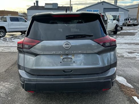 Used 2024 Nissan Rogue S image 4