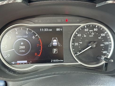Used 2025 Nissan Versa SV FWD image 10