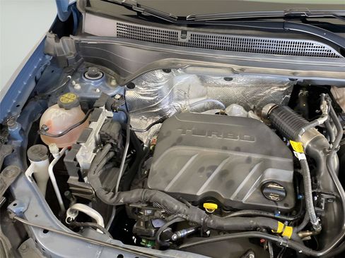 Used 2025 Buick Envista Sport Touring w/ Experience Buick Package FWD image 39