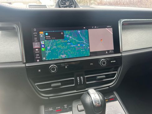 Used 2023 Porsche Macan S image 28