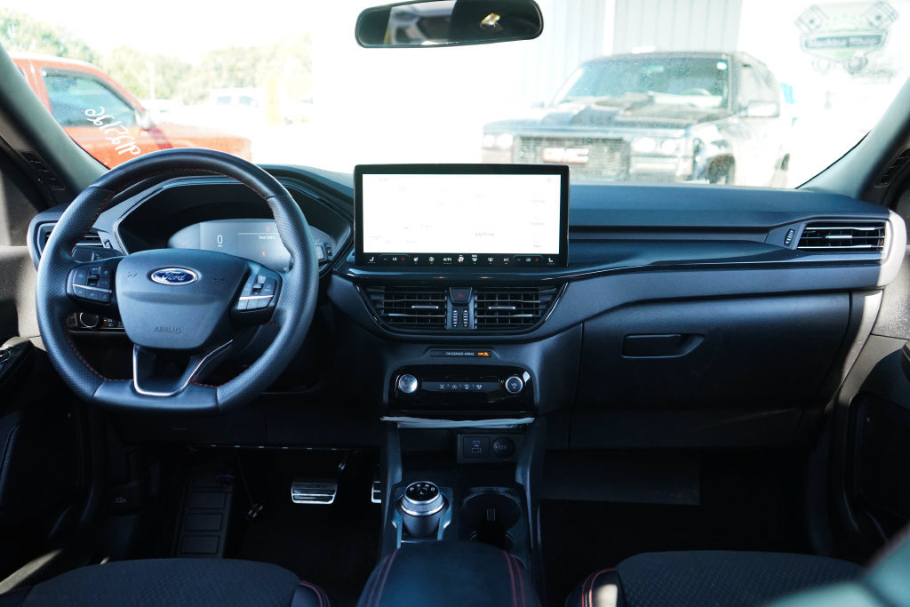 Used 2023 Ford Escape ST-Line w/ Tech Pack #1 AWD/4WD image 10
