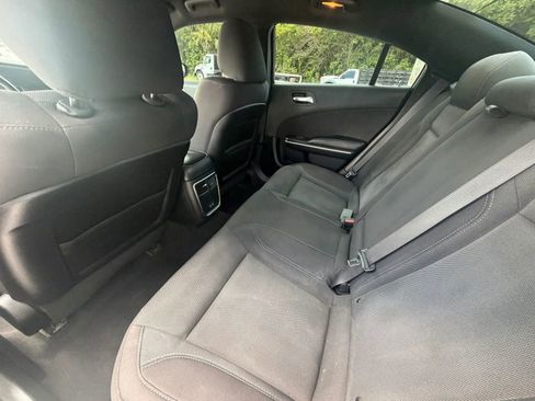 Used 2019 Dodge Charger SXT RWD image 14