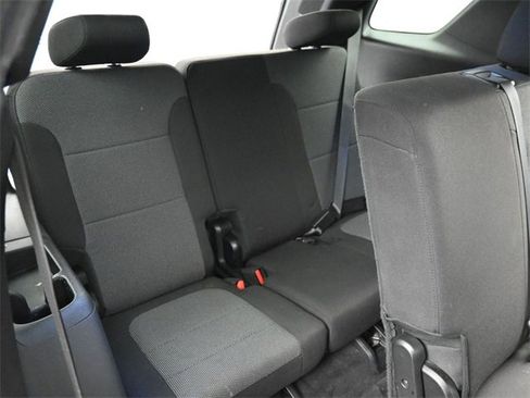 Used 2023 Chevrolet Traverse LT w/ LPO, Floor Liner Package image 28