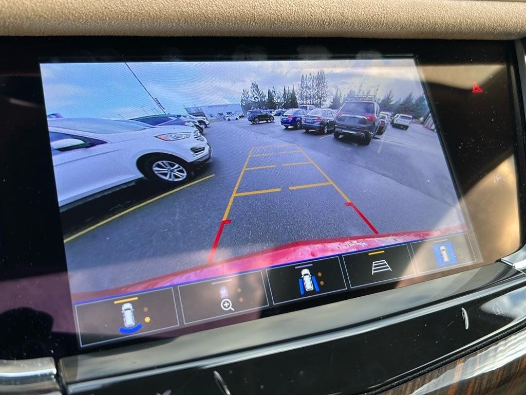 Used 2025 Cadillac XT6 Premium Luxury w/ Platinum Package FWD image 16