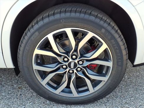 New 2025 Cadillac XT6 Sport w/ Technology Package image 7