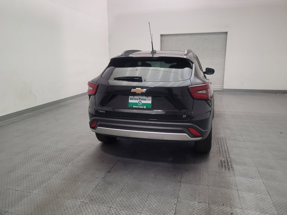 Used 2025 Chevrolet Trax LT w/ LT Convenience Package FWD image 7