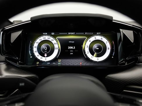 New 2025 Aston Martin V8 Vantage Coupe image 11