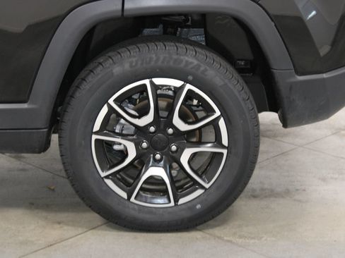 Used 2024 Jeep Compass Trailhawk AWD/4WD image 15